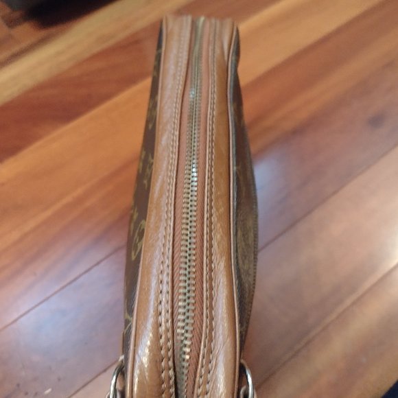 Louis Vuitton Pochette Sport Clutch - Picture 7 of 16